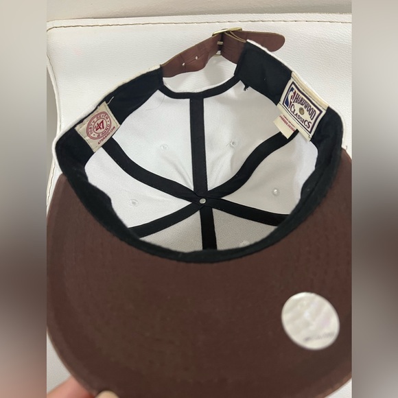 Cavs Snapback Hat White - Picture 6 of 6